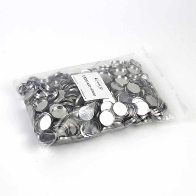 De zilverachtige Witte Gevallen van het Muntstukcellen van Lithiumion battery material CR20XX