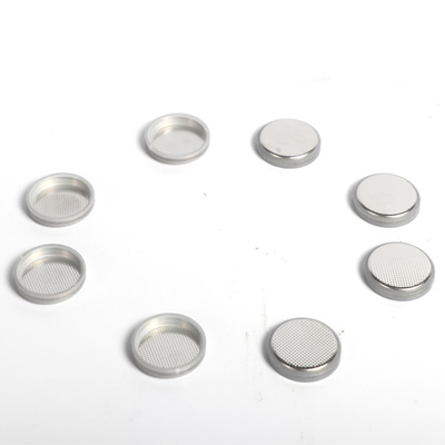 De zilverachtige Witte Gevallen van het Muntstukcellen van Lithiumion battery material CR20XX