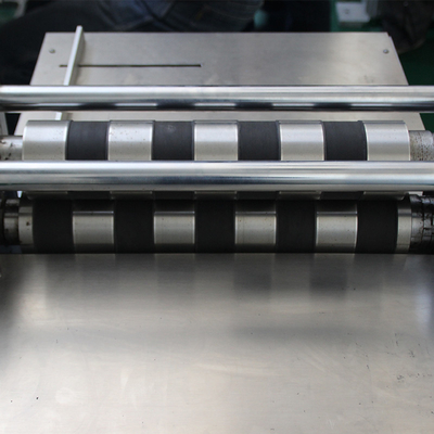 Semi Automachine 500mm van de Batterijassemblage Elektrode die Machine scheuren